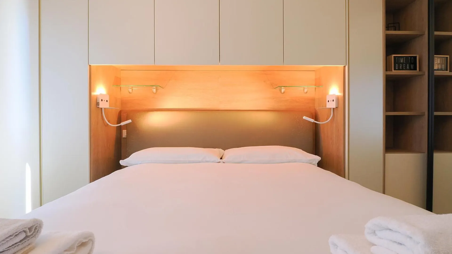 Mila Apartments Venosa Milan 0*,  Italy